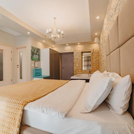 Romantic Jacuzzi Belleview Studio Sinaia Dış mekan fotoğraf