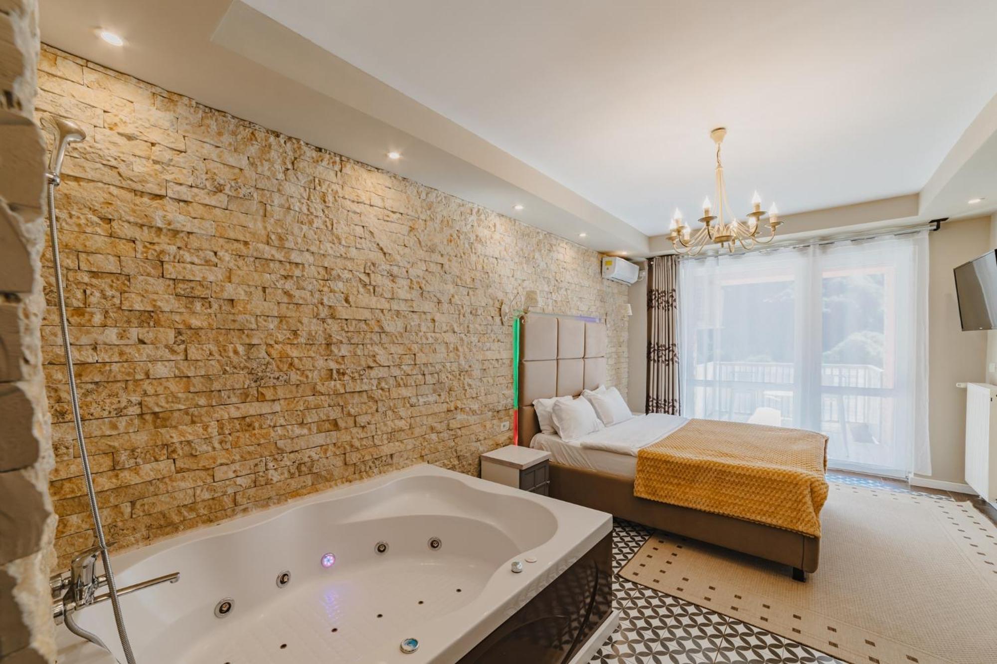 Romantic Jacuzzi Belleview Studio Sinaia Dış mekan fotoğraf