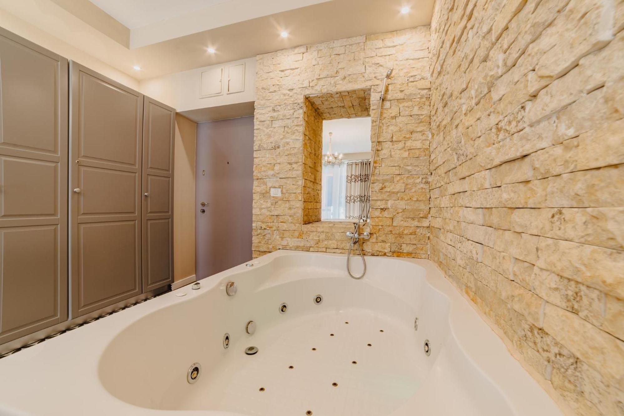 Romantic Jacuzzi Belleview Studio Sinaia Dış mekan fotoğraf