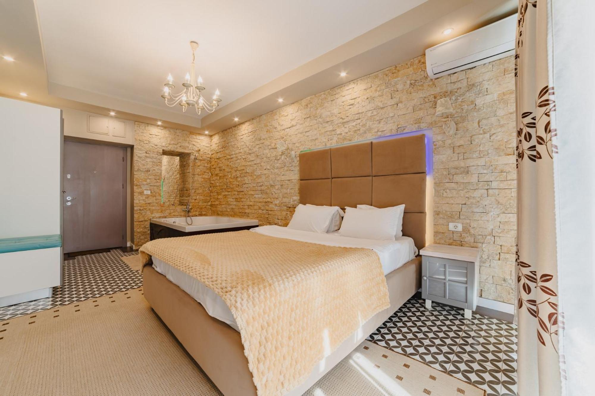 Romantic Jacuzzi Belleview Studio Sinaia Dış mekan fotoğraf